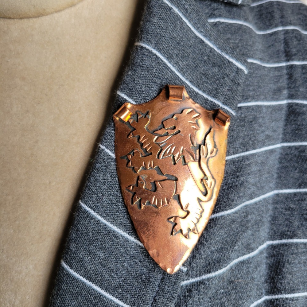Vintage 1960s Copper Heraldic Lion Rampant Shield Brooch Pendant Ren Faire Lapel - Picture 8 of 8